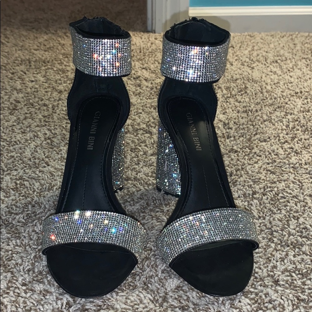 Glittery silver chunky heels!!